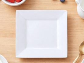 Plato blanco melamina cuadrado chico